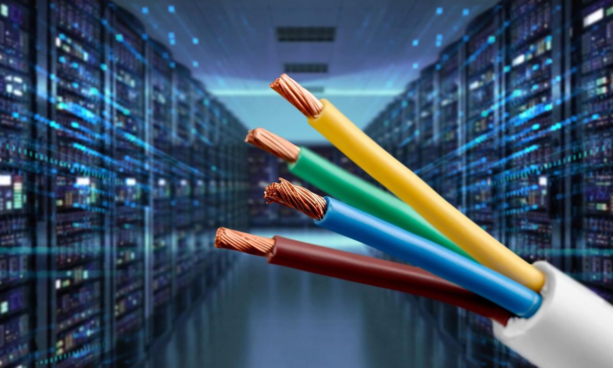 Electrical cable cores in front of data centre racks